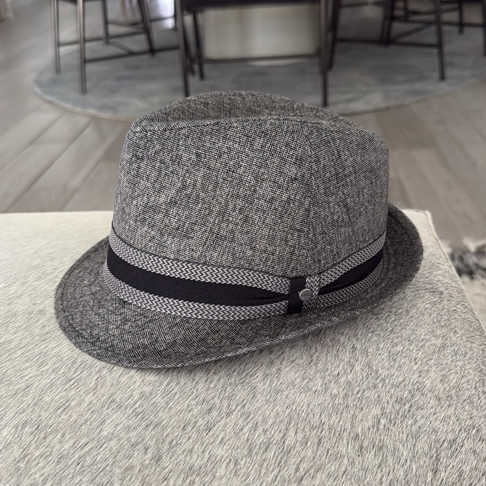 Stylish Gray Fedora Hat NWOT, never worn, size S/M - Picture 2 of 5